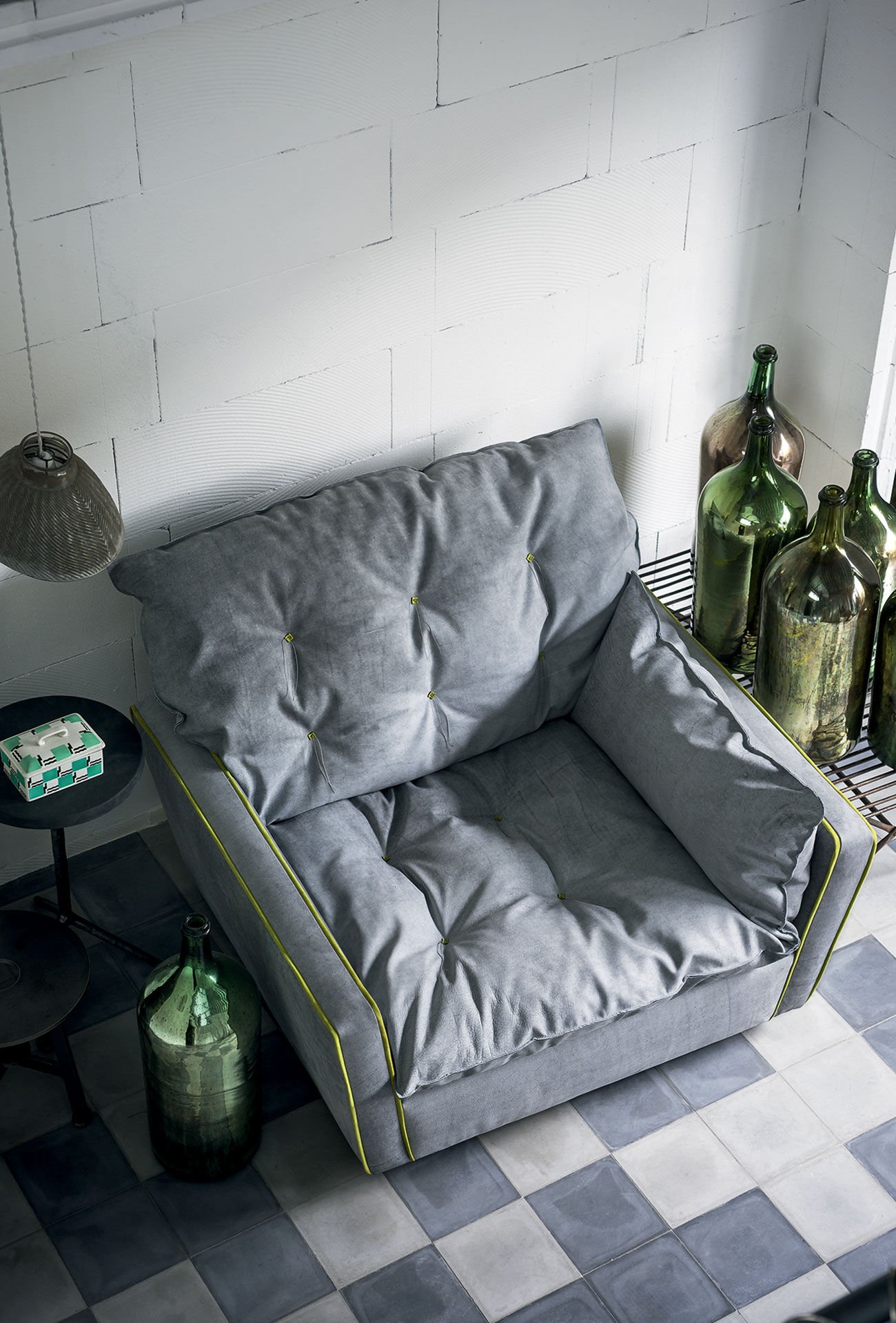 Light Gray Modern Swivel Armchair with Tufted Cushion & Decorative Stitching