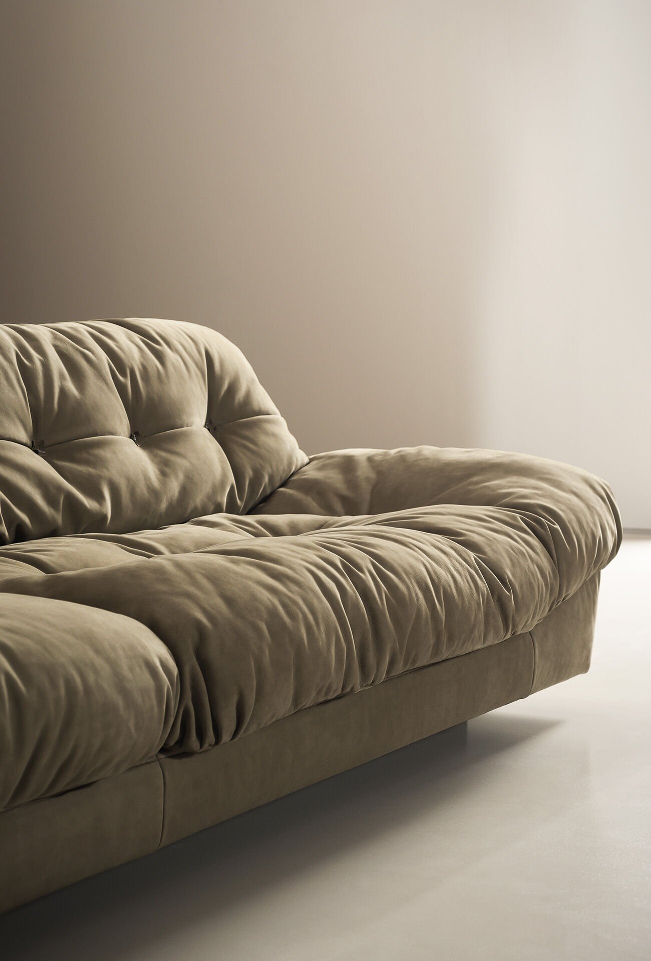 Oversized Cloud Quilted Leather Sofa Italian Craftsmanship Comfort Seating