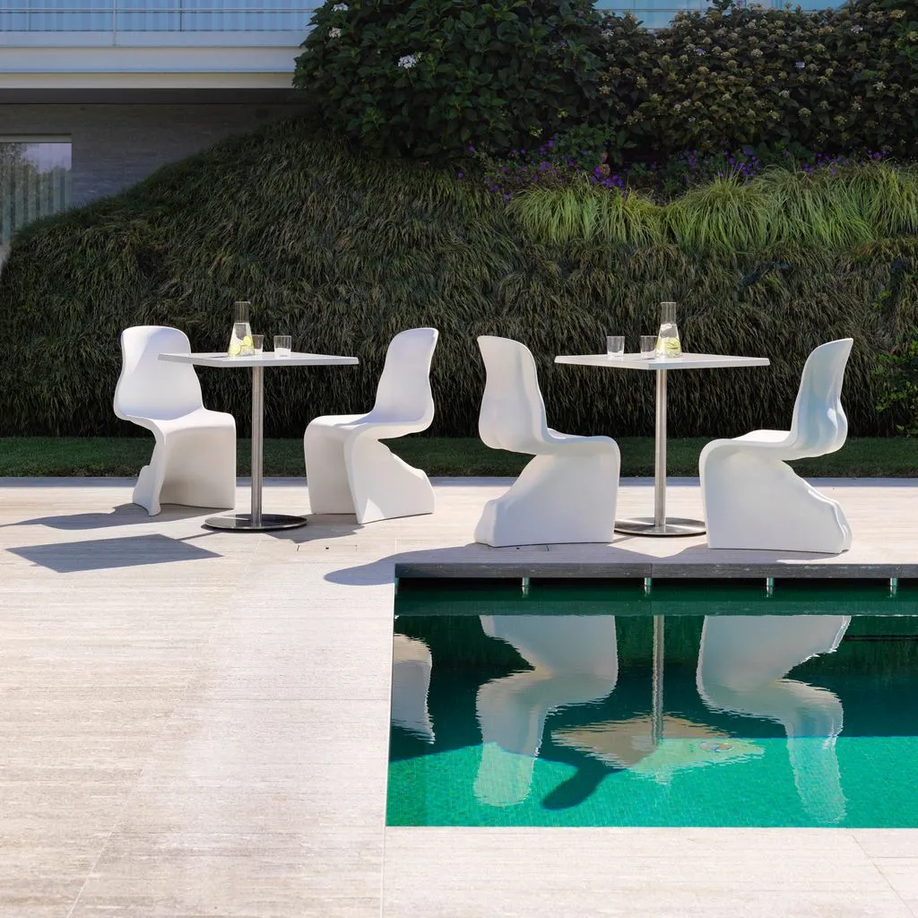 White Glossy Fiberglass Modern Accent Seating